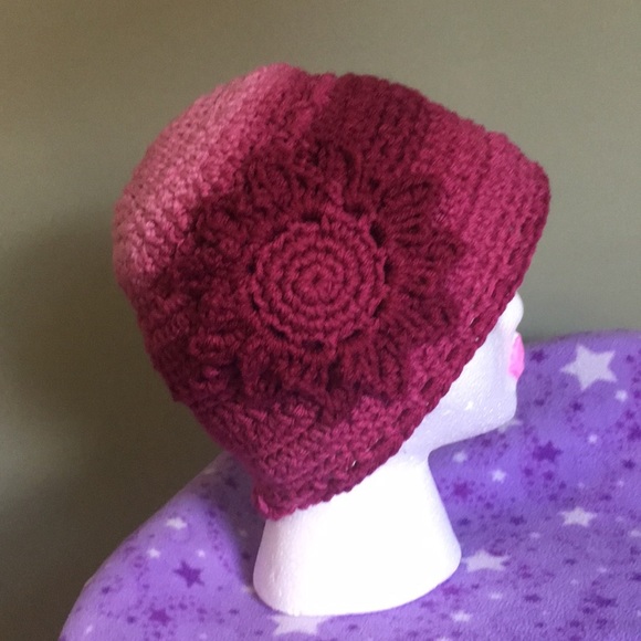 Hand Crafted Accessories - Flower hat medium crochet new